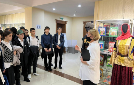 Открытие выставки национального азербайджанского костюма, приуроченного ко Дню дагестанской культуры и языков, состоялось в стенах Дома дружбы
