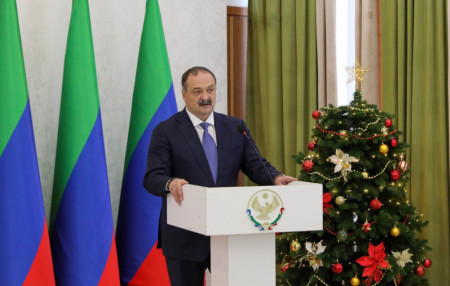 Глава Дагестана вручил государственные награды отличившимся дагестанцам